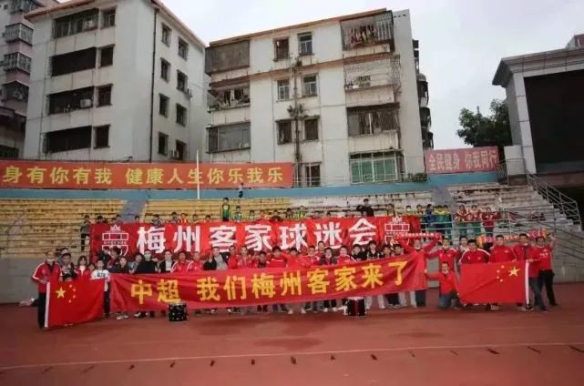 亚洲精品在线影院